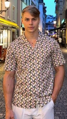 IM A REAL AND PROFESSIONAL MALE ESCORTS. ALL AGE GROUPS FEMALES AND COUPLES